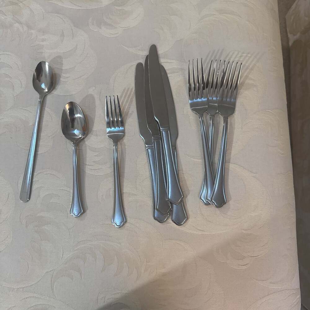 Pfaltzgraff Capri Frost‎ Flatware